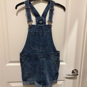 GAP Denim Overall Shorts in Washed Blue
